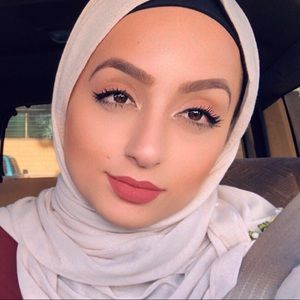 Meet your Posher, Shukria